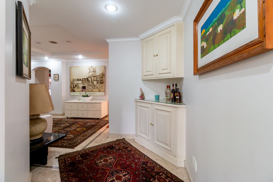 Cobertura duplex na Consolação com 580 m², piscina privativa, área gourmet coberta, quatro suítes e vista panorâmica de São Paulo.