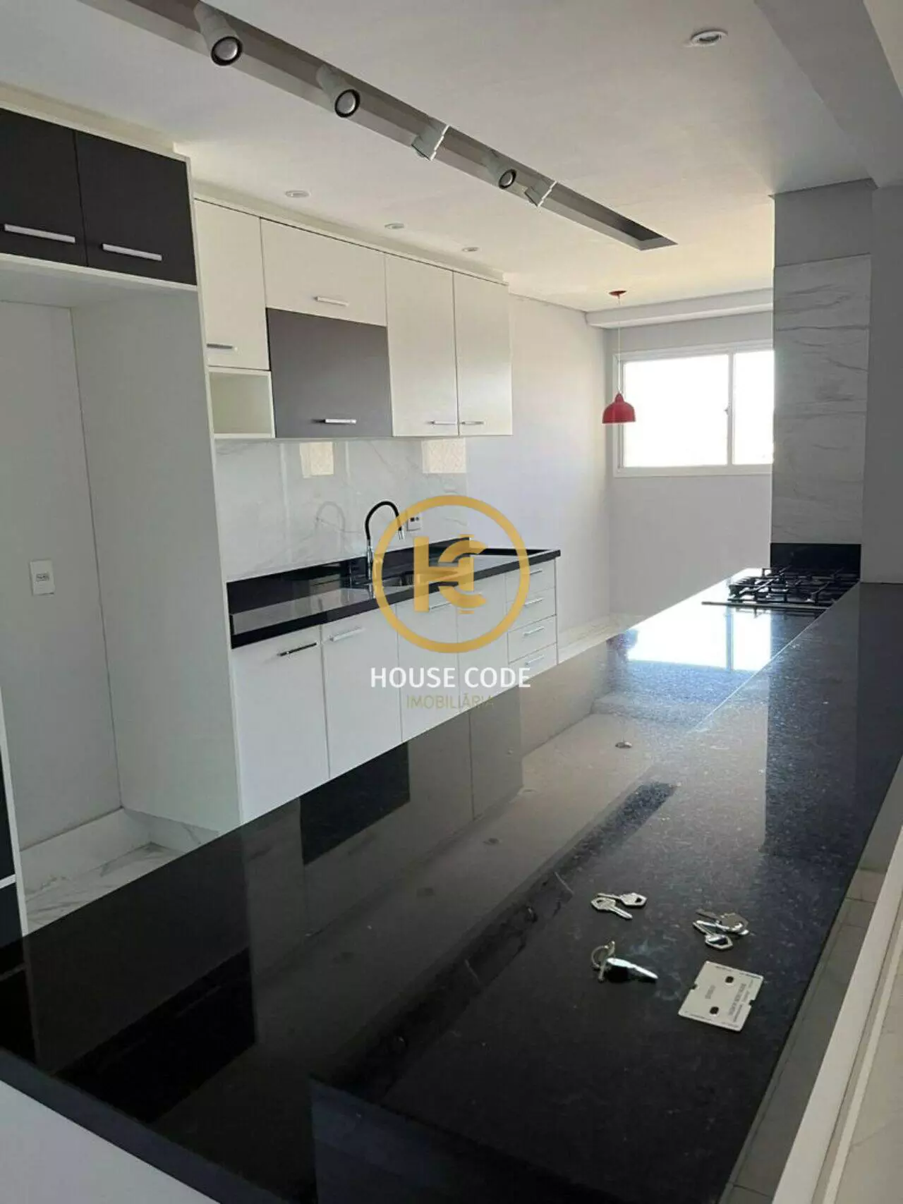 Apartamento em Alphaville Industrial, Barueri, com 165 m², 3 suítes, ambientes amplos, planejados e 3 vagas de garagem.