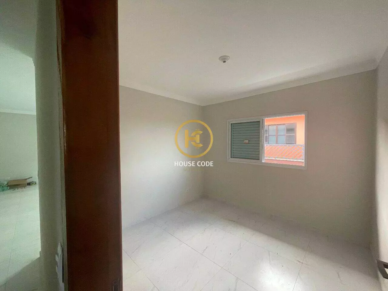 Apartamento na Balneário Stella Maris com 98 m², suíte, varanda, condomínio com piscina e a 500 metros da praia.