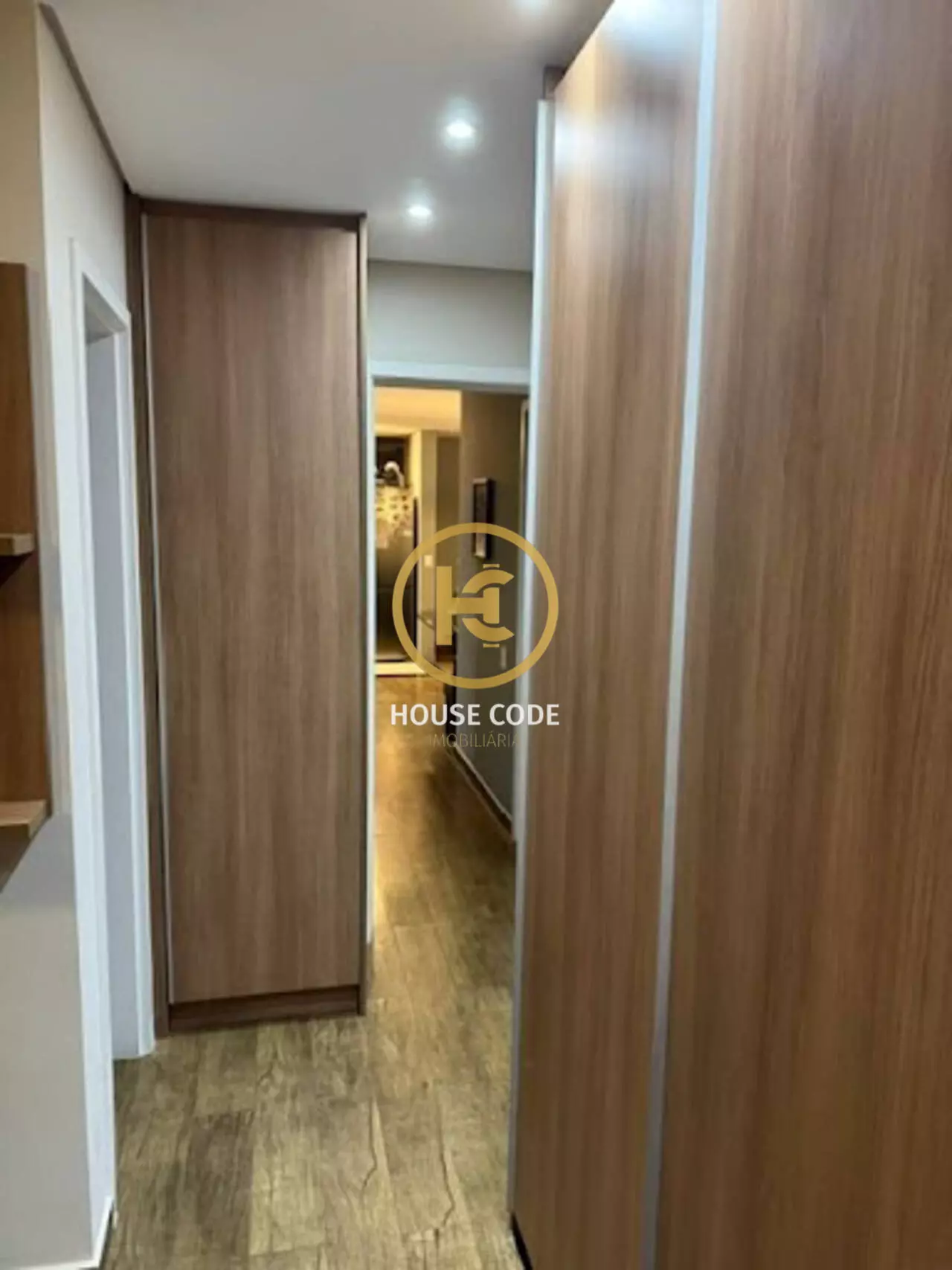 Apartamento no Centro de Osasco, com 67 m², 2 dormitórios, suíte, varanda integrada com vidro e lazer completo.