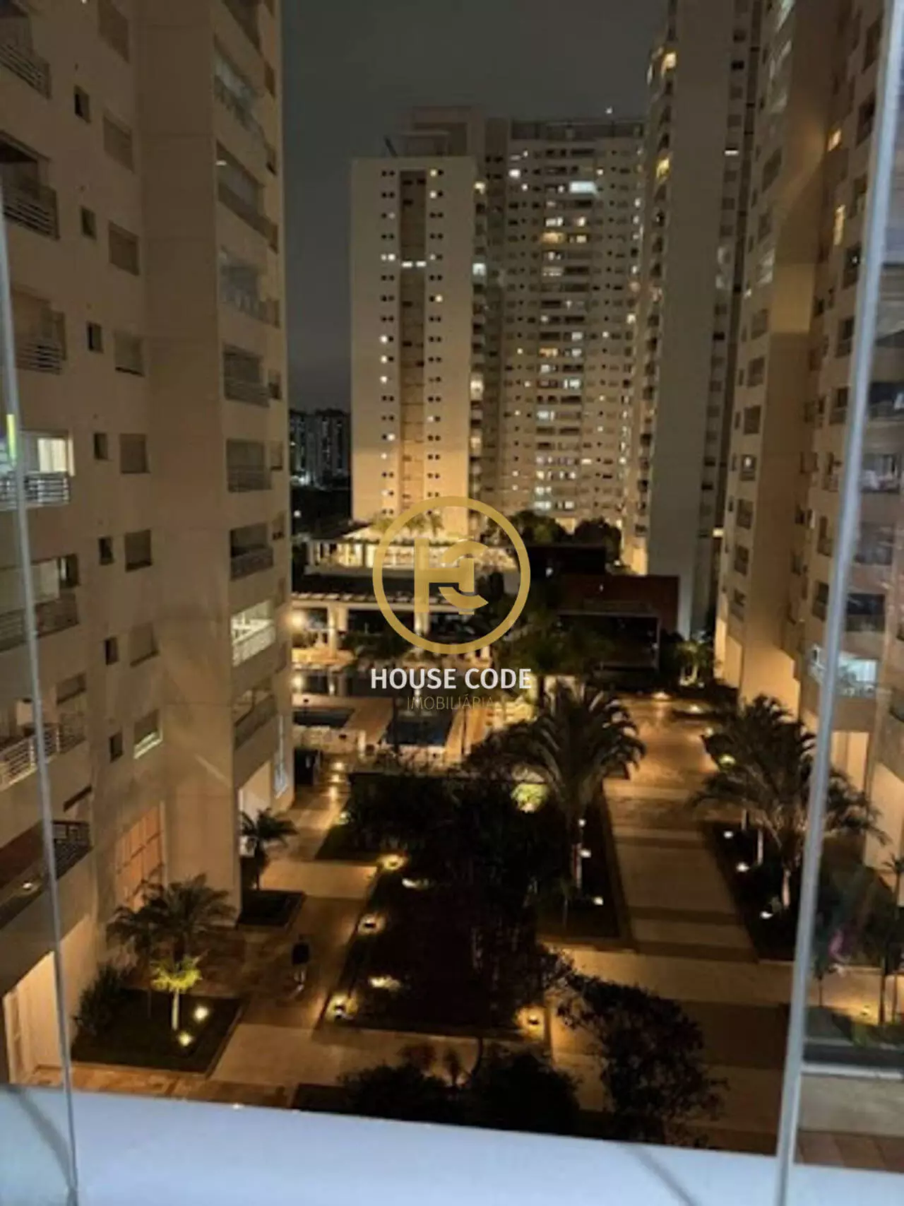 Apartamento no Centro de Osasco, com 67 m², 2 dormitórios, suíte, varanda integrada com vidro e lazer completo.