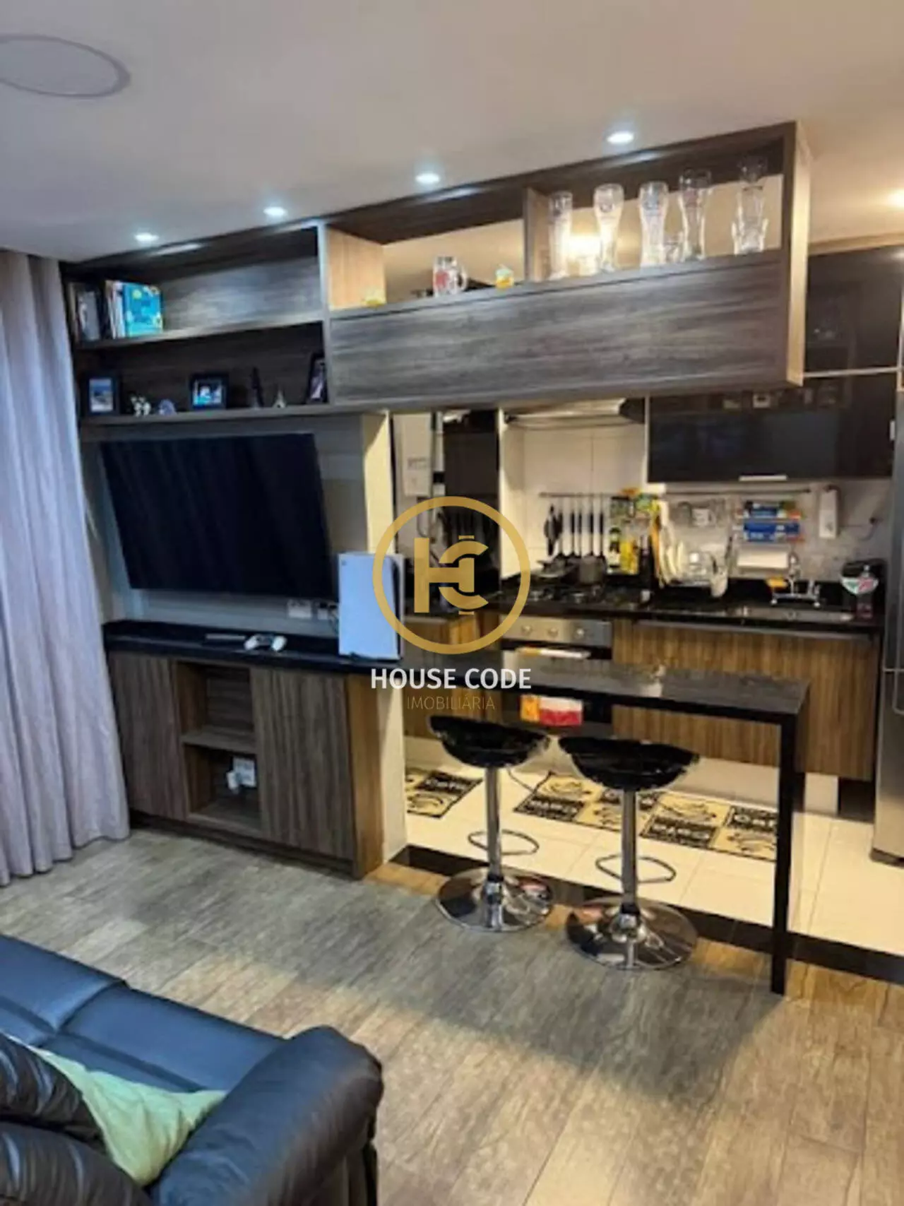 Apartamento no Centro de Osasco, com 67 m², 2 dormitórios, suíte, varanda integrada com vidro e lazer completo.