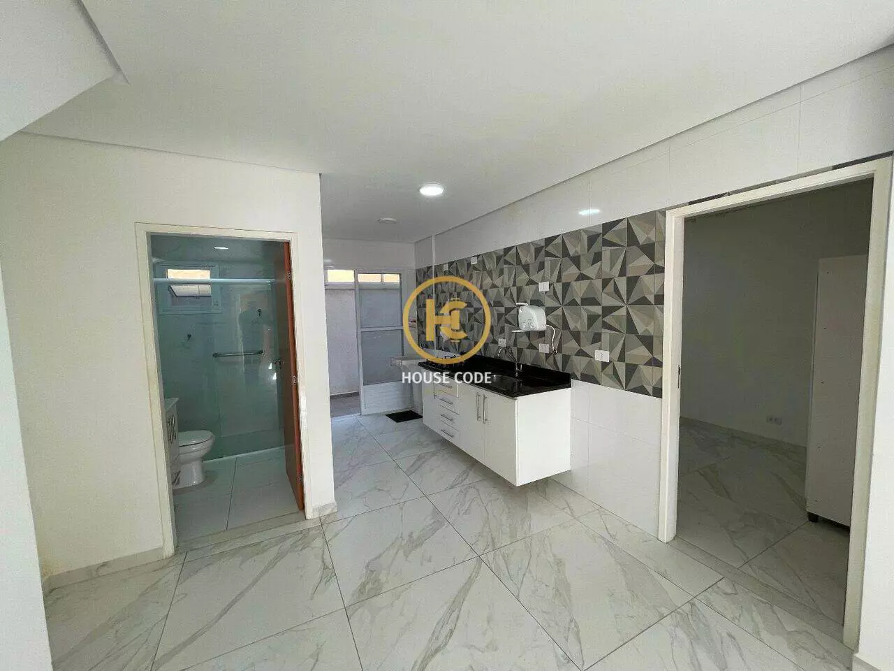 Apartamento Centro PeruíbeSão Paulo AP0461 1 Apartamento no Centro de Peruíbe, a 50 metros da praia, com 45 m², 1 dormitório, ar-condicionado e condomínio com piscina.