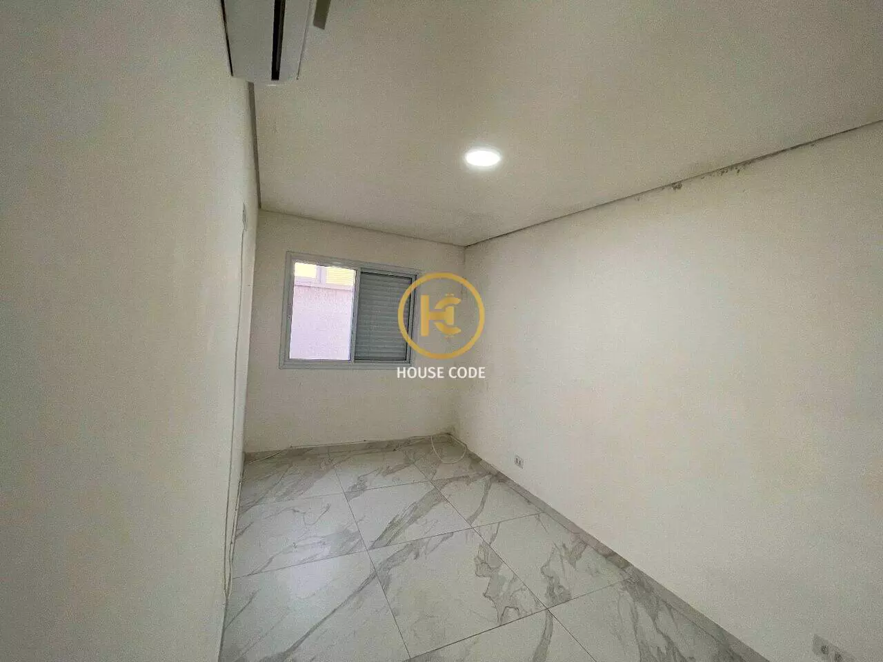 Apartamento Centro PeruíbeSão Paulo AP0461 13 Apartamento no Centro de Peruíbe, a 50 metros da praia, com 45 m², 1 dormitório, ar-condicionado e condomínio com piscina.