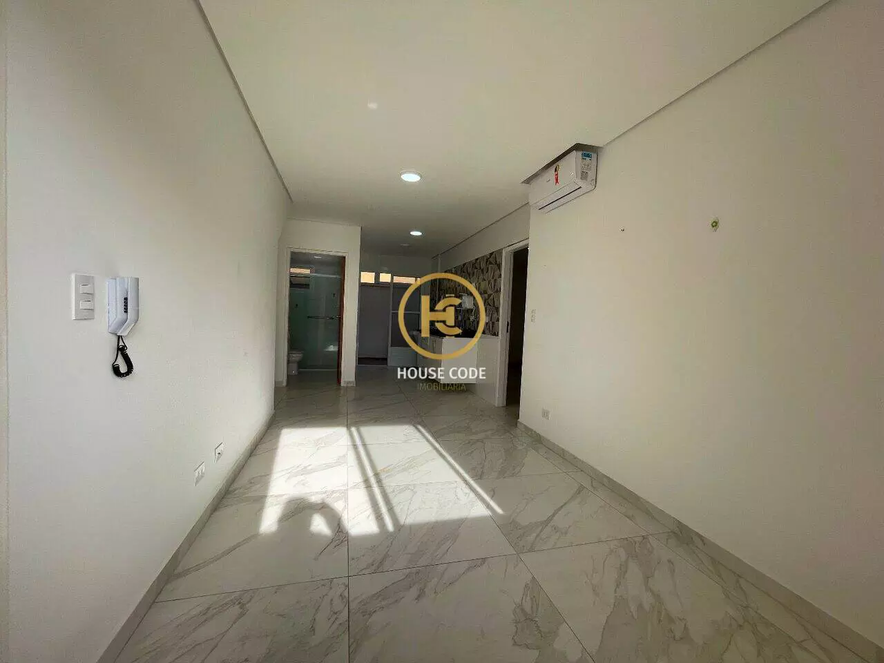 Apartamento Centro PeruíbeSão Paulo AP0461 17 Apartamento no Centro de Peruíbe, a 50 metros da praia, com 45 m², 1 dormitório, ar-condicionado e condomínio com piscina.