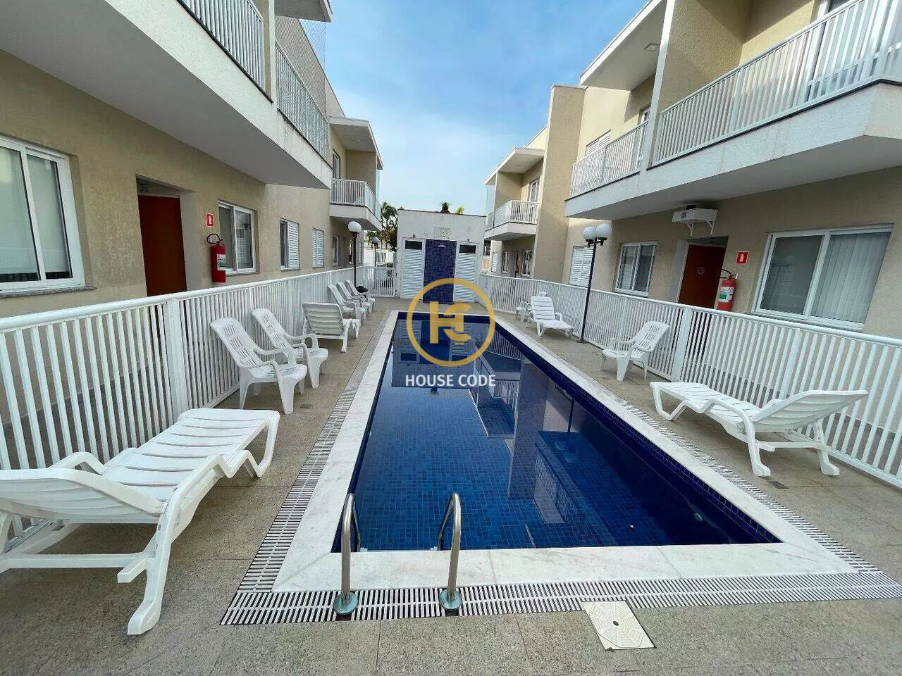 Apartamento Centro PeruíbeSão Paulo AP0461 19 Apartamento no Centro de Peruíbe, a 50 metros da praia, com 45 m², 1 dormitório, ar-condicionado e condomínio com piscina.