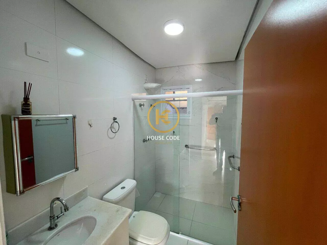 Apartamento Centro PeruíbeSão Paulo AP0461 23 Apartamento no Centro de Peruíbe, a 50 metros da praia, com 45 m², 1 dormitório, ar-condicionado e condomínio com piscina.