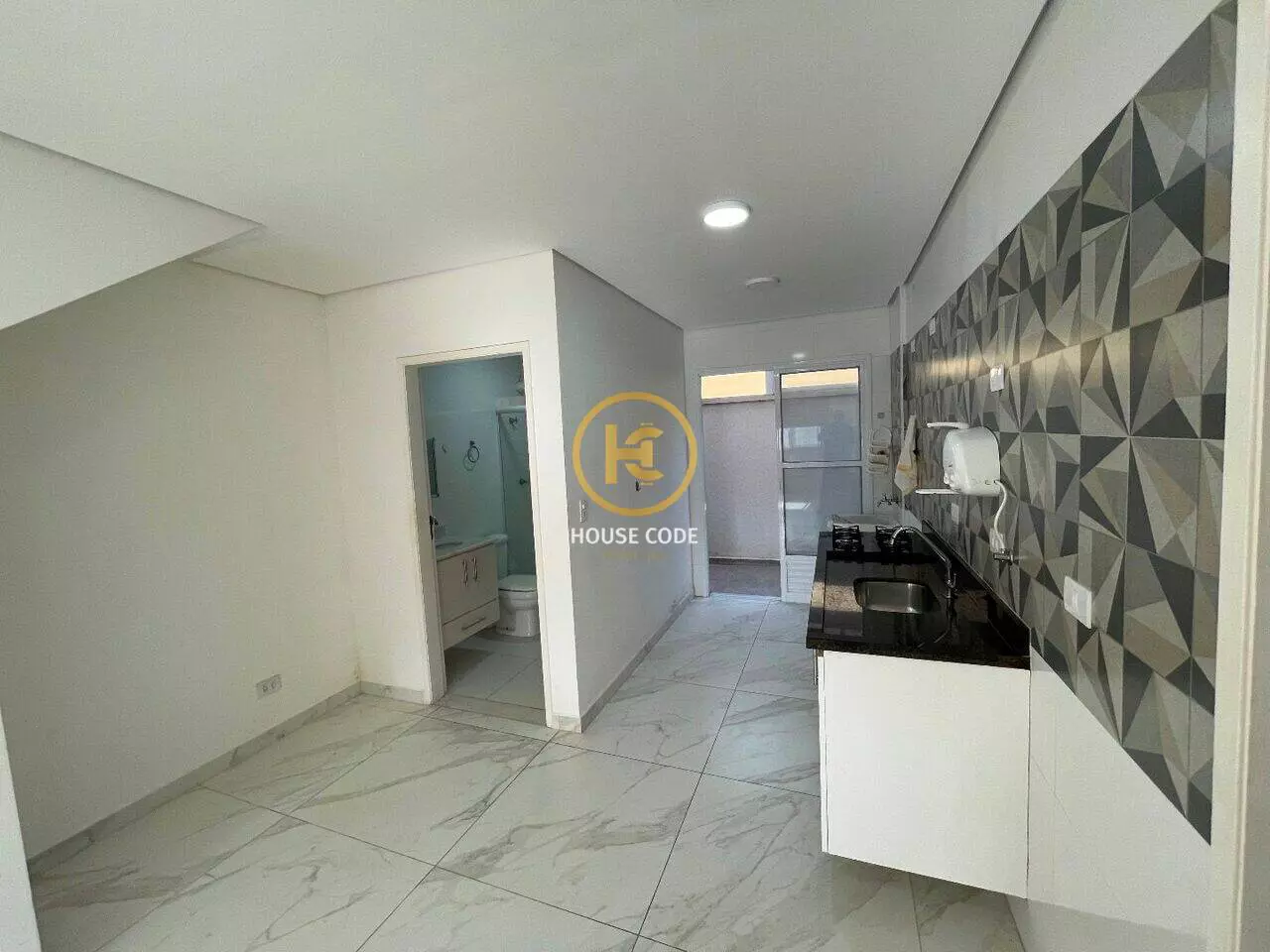 Apartamento Centro PeruíbeSão Paulo AP0461 7 Apartamento no Centro de Peruíbe, a 50 metros da praia, com 45 m², 1 dormitório, ar-condicionado e condomínio com piscina.