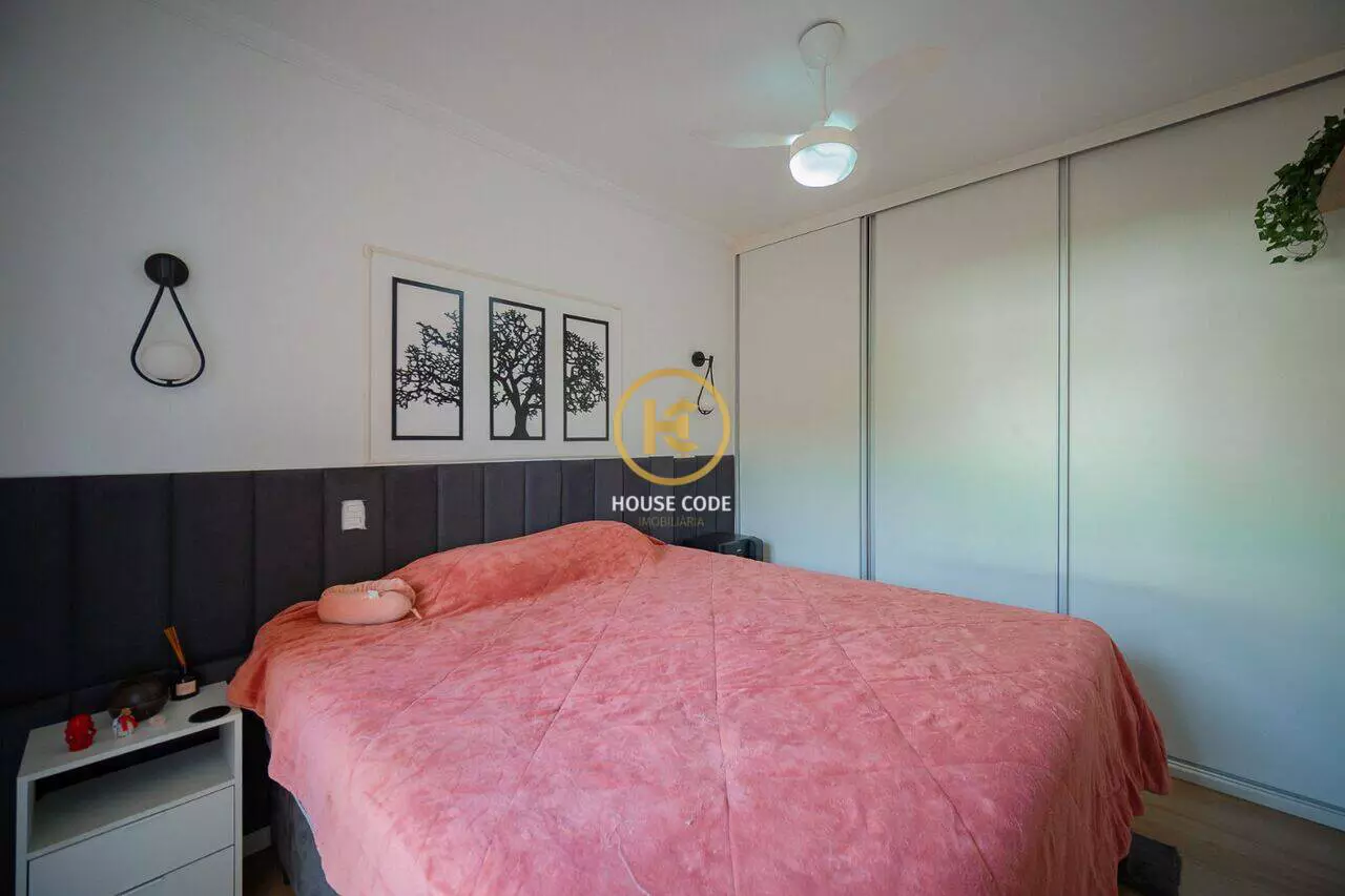 Apartamento na Chácara Pavoeiro, em Cotia, com 89 m², suíte, varanda gourmet com churrasqueira e condomínio completo.