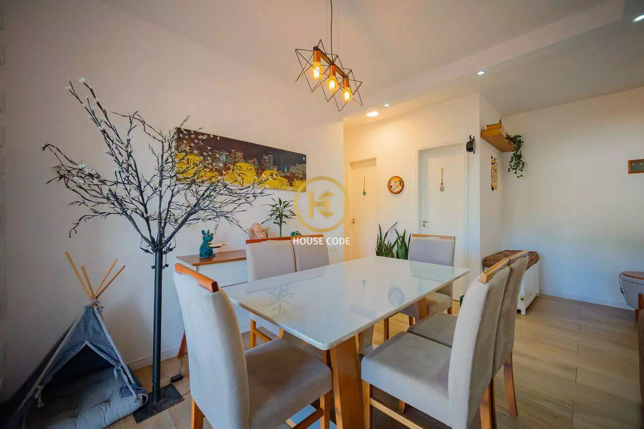 Apartamento na Chácara Pavoeiro, em Cotia, com 89 m², suíte, varanda gourmet com churrasqueira e condomínio completo.