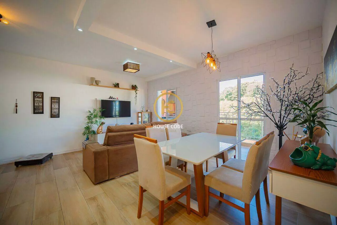 Apartamento na Chácara Pavoeiro, em Cotia, com 89 m², suíte, varanda gourmet com churrasqueira e condomínio completo.