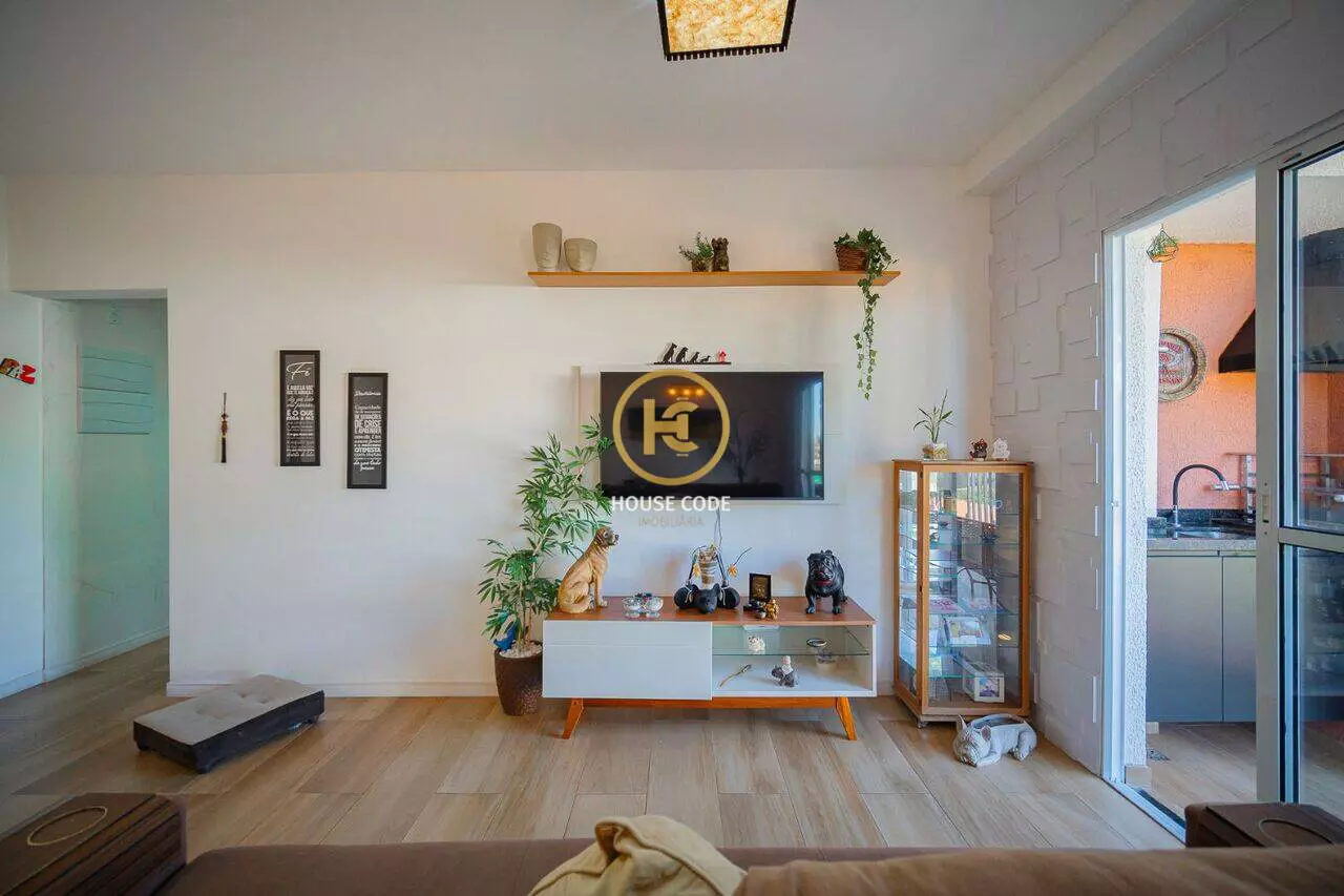 Apartamento na Chácara Pavoeiro, em Cotia, com 89 m², suíte, varanda gourmet com churrasqueira e condomínio completo.