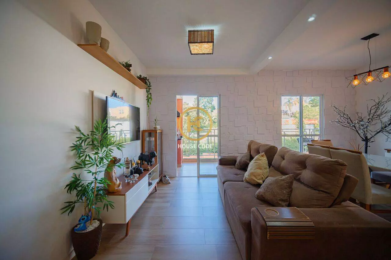 Apartamento na Chácara Pavoeiro, em Cotia, com 89 m², suíte, varanda gourmet com churrasqueira e condomínio completo.