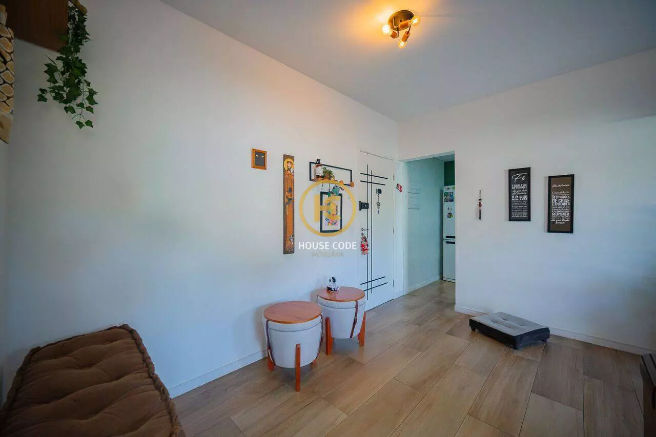 Apartamento na Chácara Pavoeiro, em Cotia, com 89 m², suíte, varanda gourmet com churrasqueira e condomínio completo.