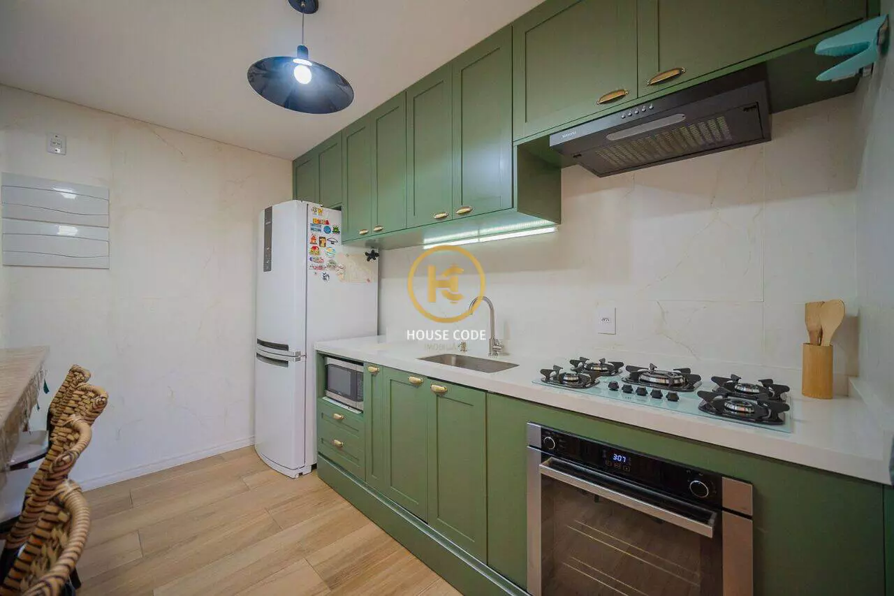 Apartamento na Chácara Pavoeiro, em Cotia, com 89 m², suíte, varanda gourmet com churrasqueira e condomínio completo.