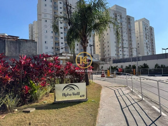 Apartamento no Condomínio Alphaview, em Barueri, com 72 m², suíte, sacada envidraçada e lazer completo.