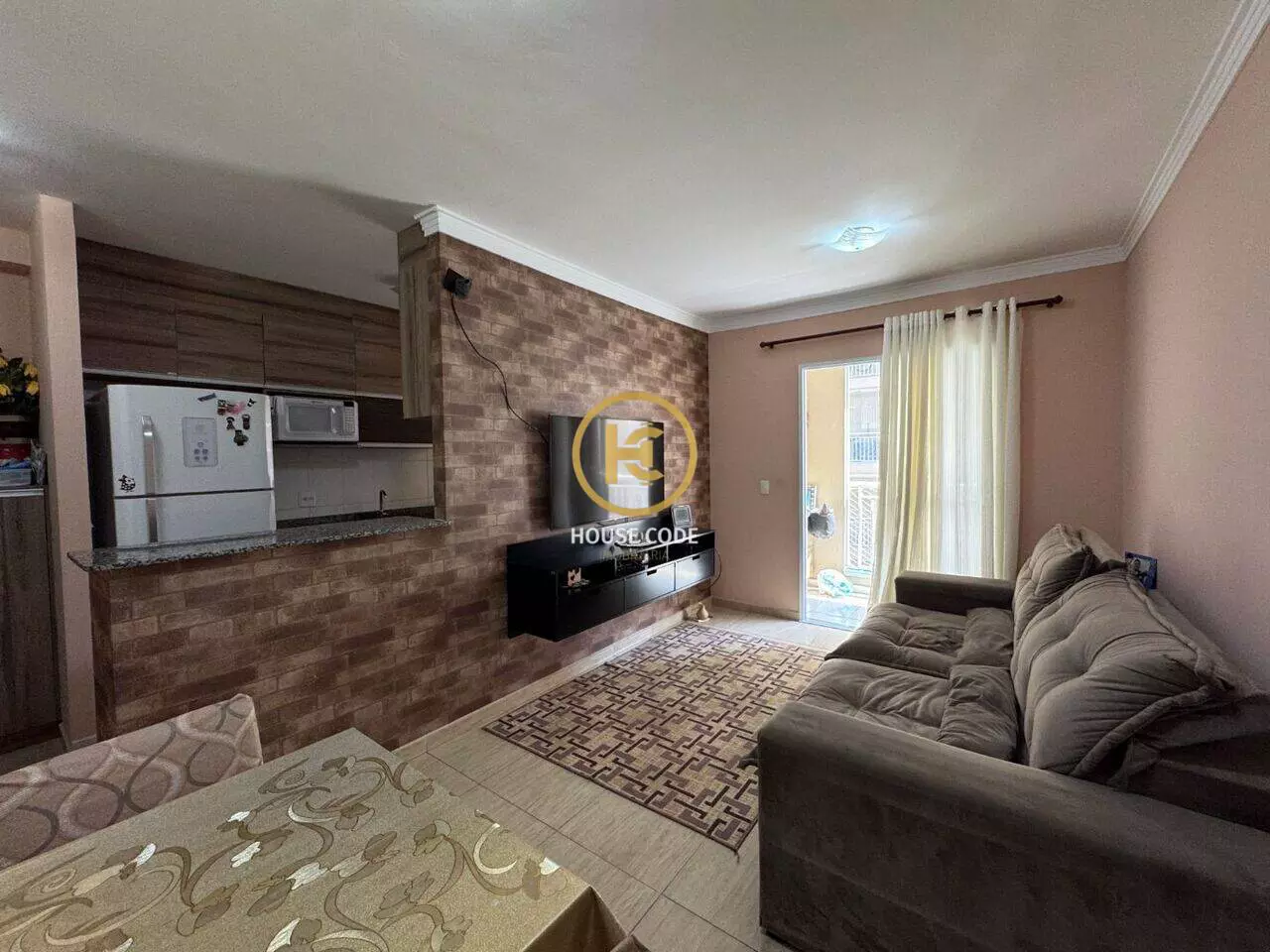 Apartamento no Condomínio Alphaview, em Barueri, com 72 m², suíte, sacada envidraçada e lazer completo.