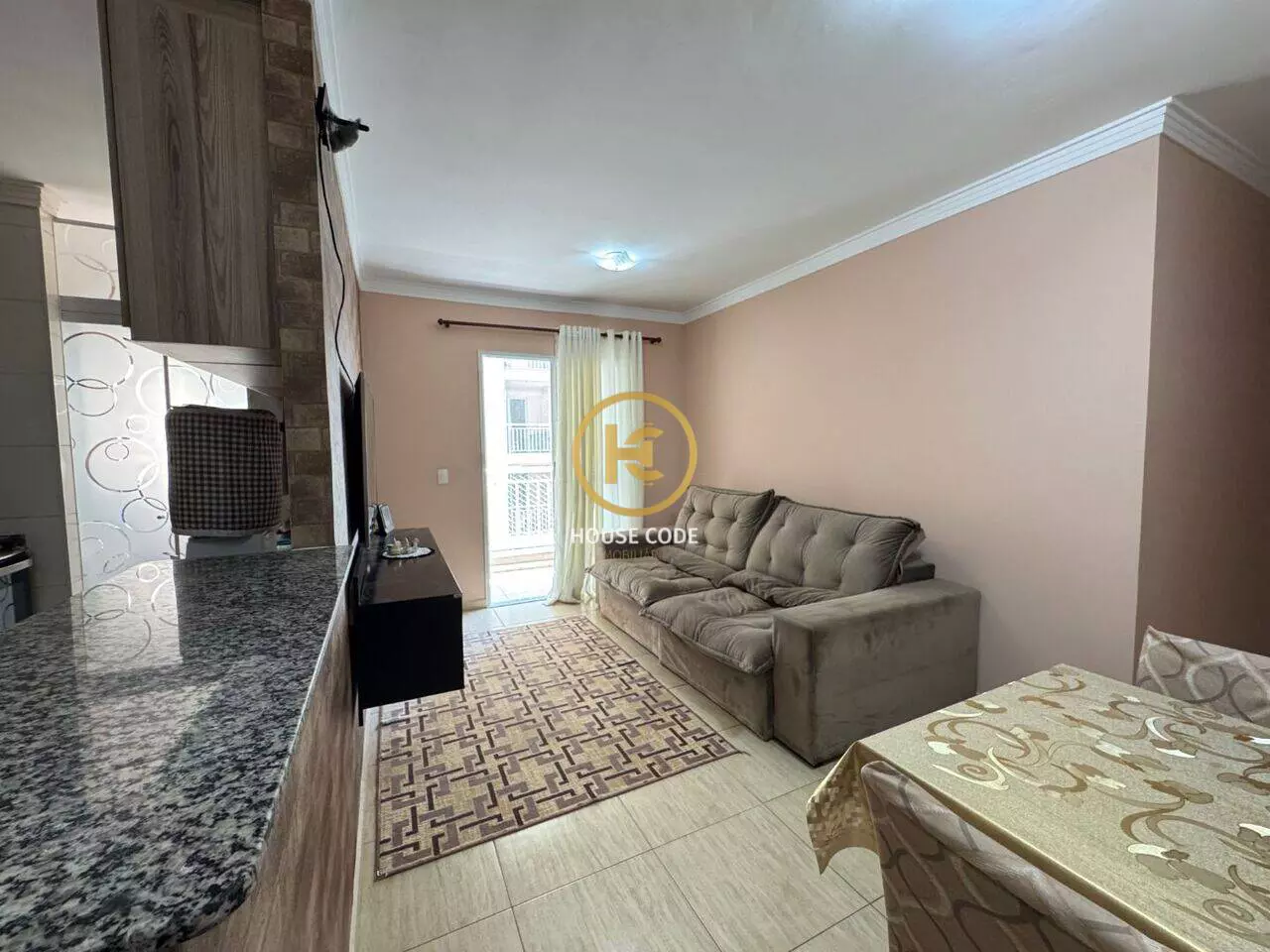 Apartamento no Condomínio Alphaview, em Barueri, com 72 m², suíte, sacada envidraçada e lazer completo.