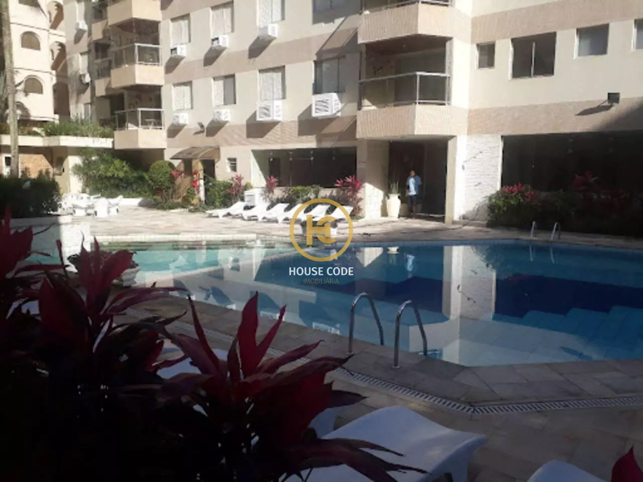 Apartamento Jardim Virginia Guarujá São Paulo AP0481 8 Apartamento no Jardim Virginia em Guarujá com 82 m², dois dormitórios, sacada, suíte e localizado a uma quadra da praia.