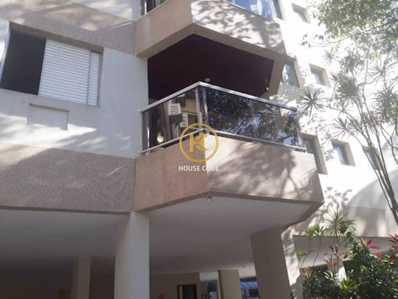 Apartamento Jardim Virginia Guarujá São Paulo AP0481 9 Apartamento no Jardim Virginia em Guarujá com 82 m², dois dormitórios, sacada, suíte e localizado a uma quadra da praia.