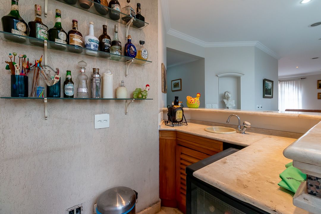 Cobertura duplex na Consolação com 580 m², piscina privativa, área gourmet coberta, quatro suítes e vista panorâmica de São Paulo.