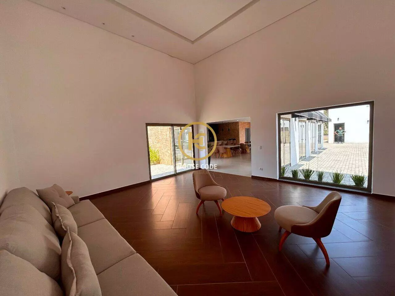 Terreno plano em condomínio fechado no Jd São Francisco em Peruíbe com 360 m², lazer completo e segurança 24 horas.