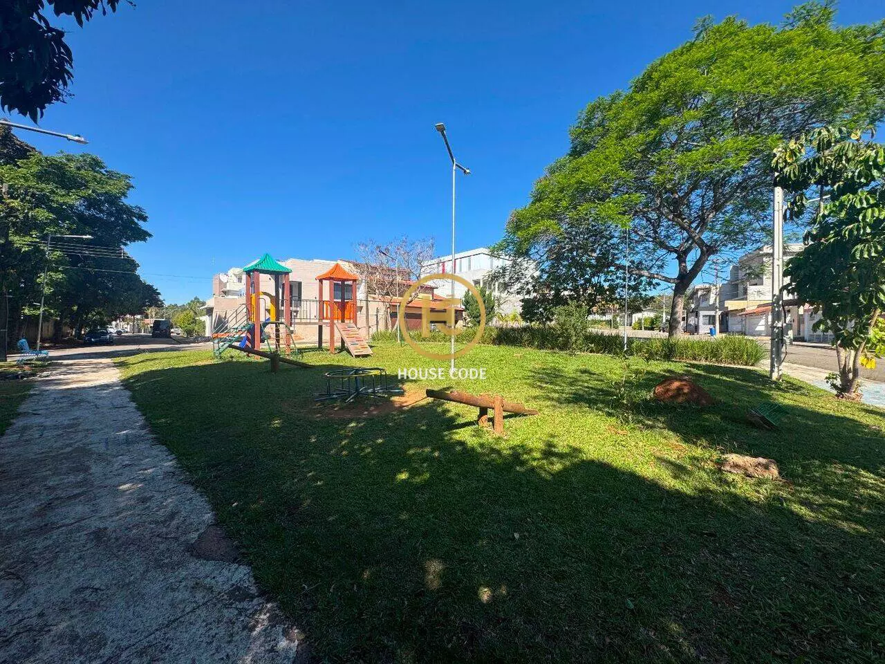 Terreno no Condomínio Nova Caieiras em Caieiras com 455 m², localização privilegiada próxima à portaria e infraestrutura completa.