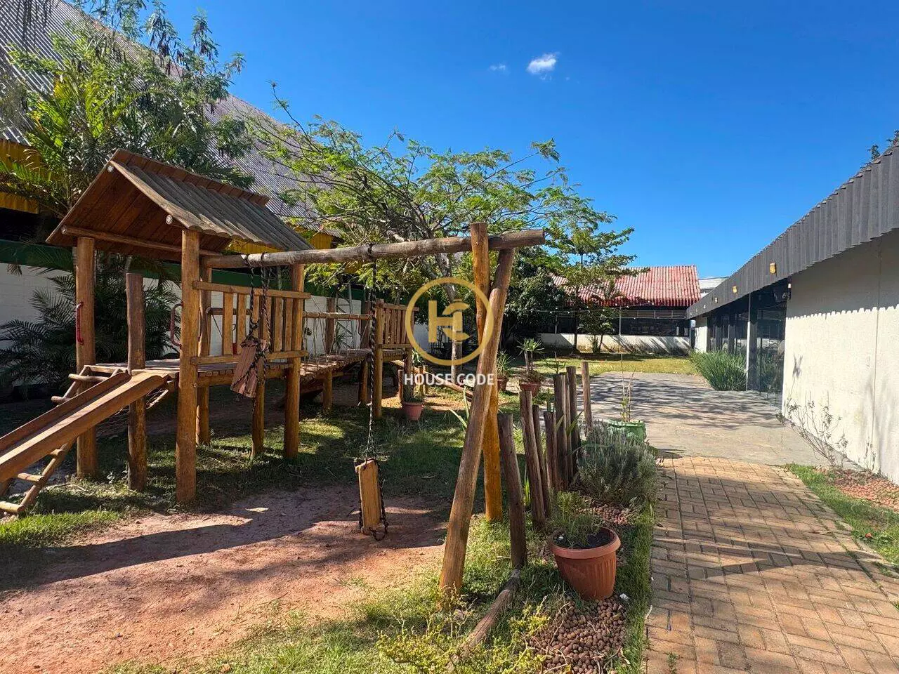 Terreno no Condomínio Nova Caieiras em Caieiras com 455 m², localização privilegiada próxima à portaria e infraestrutura completa.