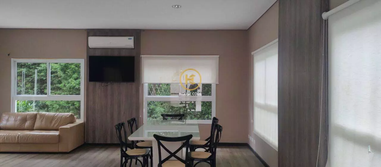 Terreno em condomínio fechado em Pitas Cotia com 252 m², vista para área verde, rua sem saída e infraestrutura completa de lazer.