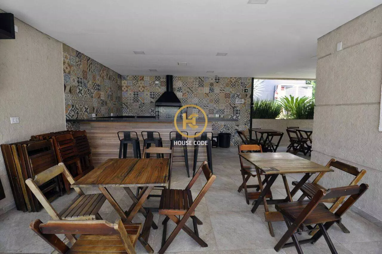 Terreno em condomínio fechado em Pitas Cotia com 252 m², vista para área verde, rua sem saída e infraestrutura completa de lazer.