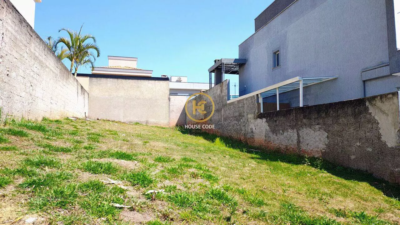 Terreno em condomínio fechado em Pitas Cotia com 252 m², vista para área verde, rua sem saída e infraestrutura completa de lazer.