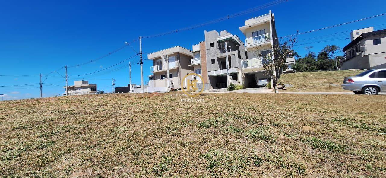 Terreno plano em condomínio fechado no Jardim Atalaia, Cotia, com 125 m², localização estratégica e fácil acesso à Rodovia Raposo Tavares.