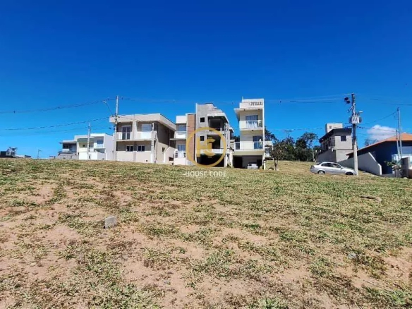 Terreno plano em condomínio fechado no Jardim Atalaia, Cotia, com 125 m², localização estratégica e fácil acesso à Rodovia Raposo Tavares.