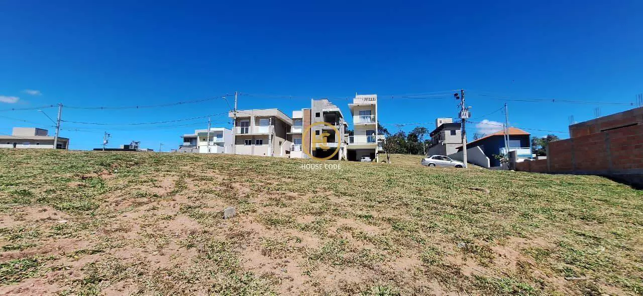 Terreno plano em condomínio fechado no Jardim Atalaia, Cotia, com 125 m², localização estratégica e fácil acesso à Rodovia Raposo Tavares.