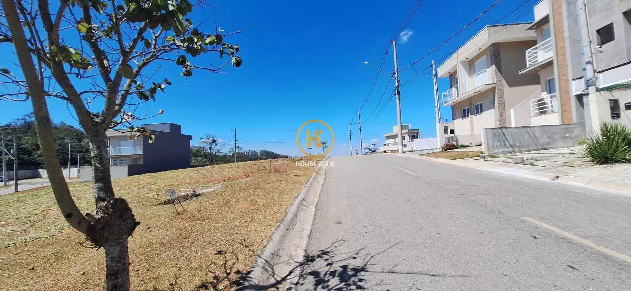 Terreno plano em condomínio fechado no Jardim Atalaia, Cotia, com 125 m², localização estratégica e fácil acesso à Rodovia Raposo Tavares.