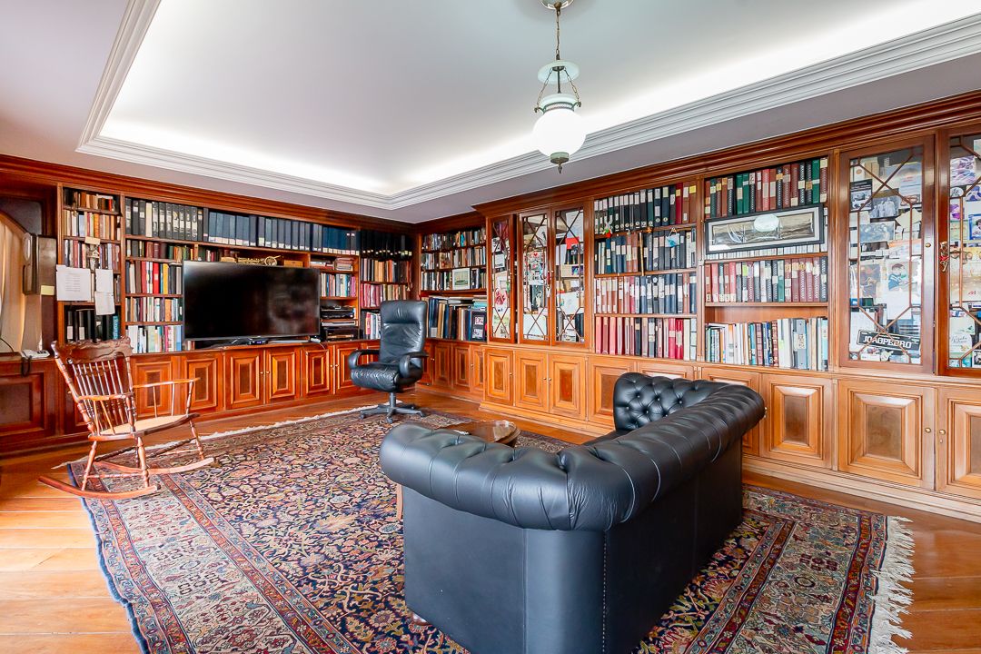 Cobertura duplex na Consolação com 580 m², piscina privativa, área gourmet coberta, quatro suítes e vista panorâmica de São Paulo.