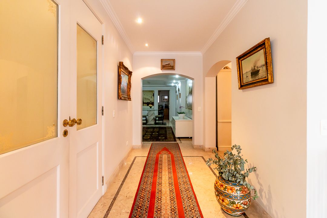 Cobertura duplex na Consolação com 580 m², piscina privativa, área gourmet coberta, quatro suítes e vista panorâmica de São Paulo.