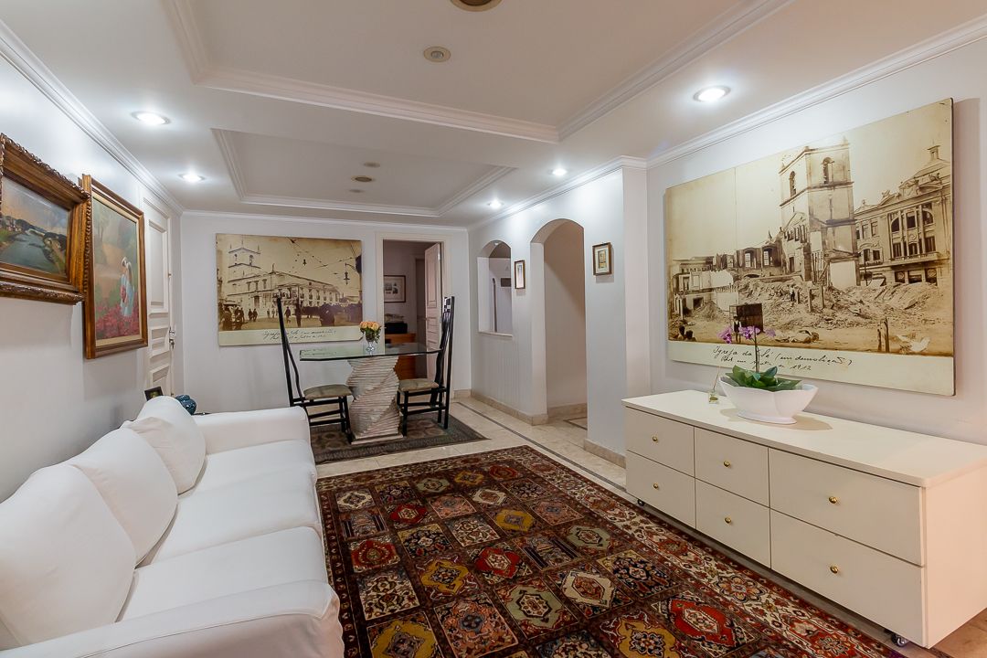 Cobertura duplex na Consolação com 580 m², piscina privativa, área gourmet coberta, quatro suítes e vista panorâmica de São Paulo.