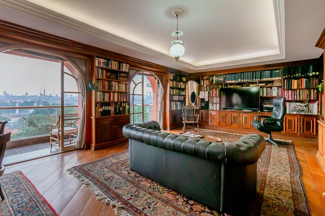 Cobertura duplex na Consolação com 580 m², piscina privativa, área gourmet coberta, quatro suítes e vista panorâmica de São Paulo.