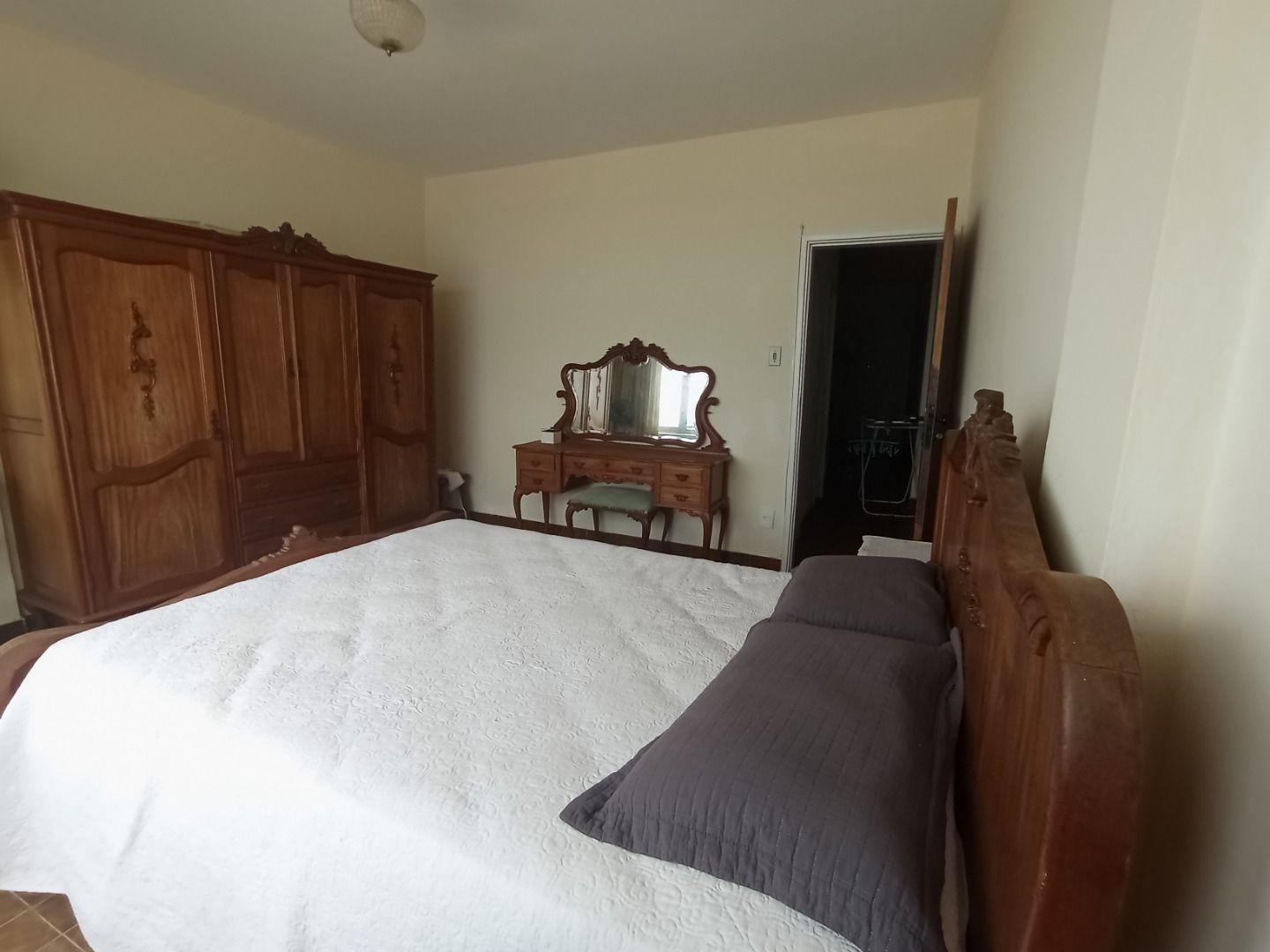 Apartamento no Centro de Peruíbe, frente para o mar, com 120 m², vista panorâmica e localização privilegiada.