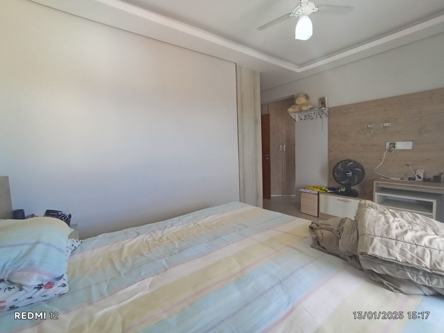 Apartamento duplex no Centro de Peruíbe com 280 m², 4 suítes, varanda gourmet, ofurô e vista permanente para o mar.