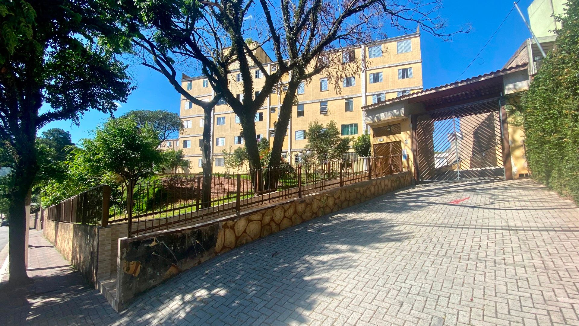 partamento no Condomínio Edifício Tabajara II com 52 m², 2 dormitórios, sala bem iluminada, vaga fixa e localização estratégica em São Paulo.