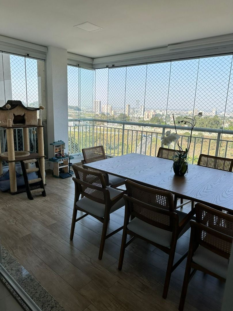 Apartamento no Centro Empresarial Tamboré, em Santana de Parnaíba, com 158 m², 3 suítes, varanda gourmet, 3 vagas e lazer completo.