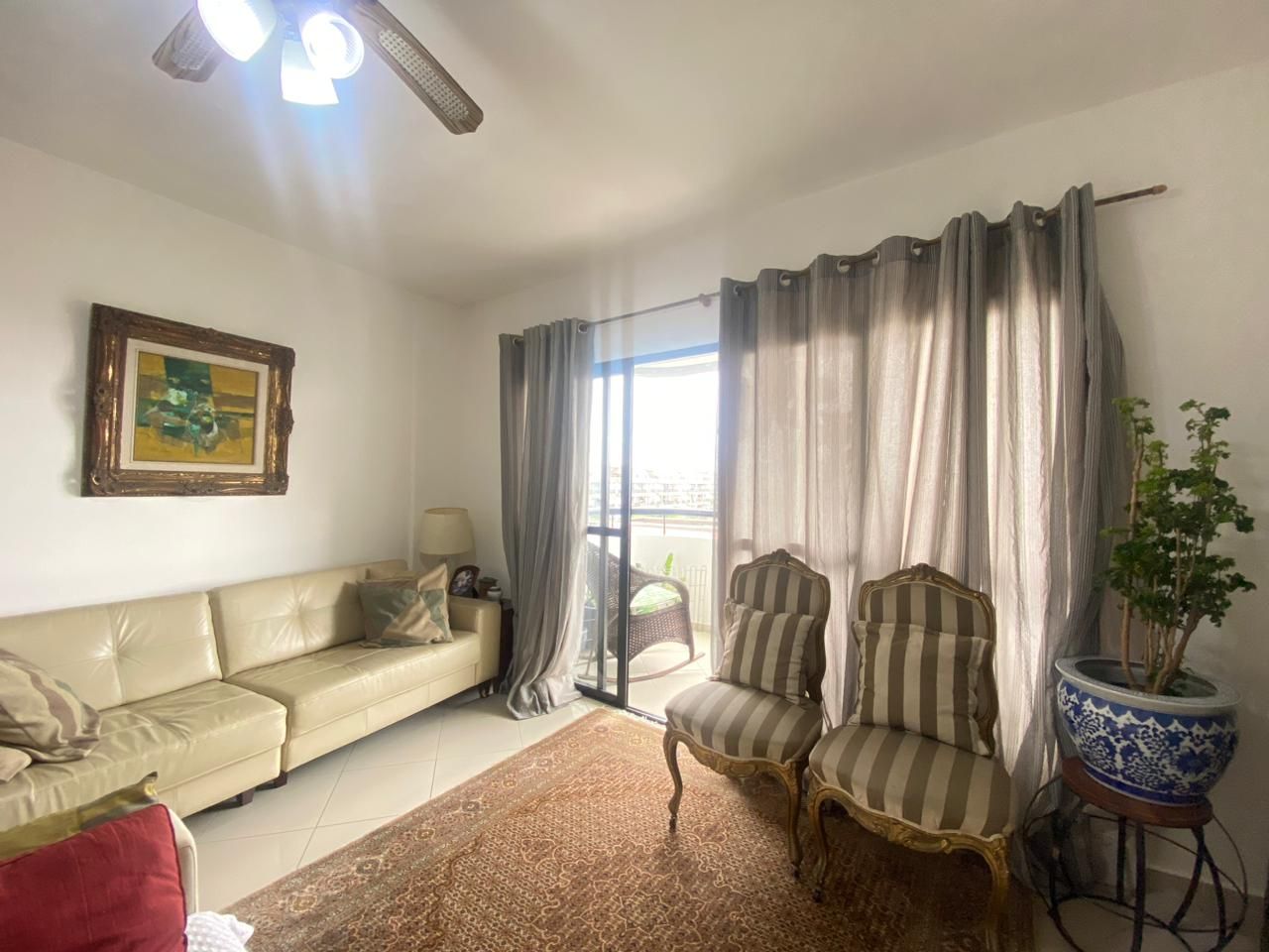 Apartamento no Balneário Samburá, em Peruíbe, com 2 dormitórios, suíte, sacadas com vista para o mar, condomínio com lazer e segurança 24 horas.