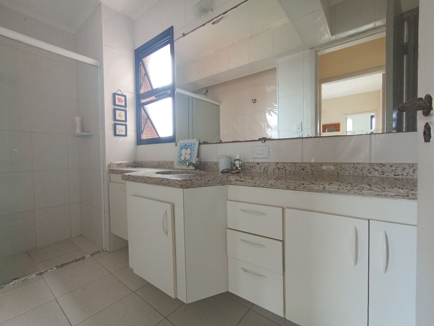 Cobertura duplex no Balneário Stella Maris, em Peruíbe, com 264 m², 3 dormitórios, suíte, jacuzzi, churrasqueira e área de lazer privativa.