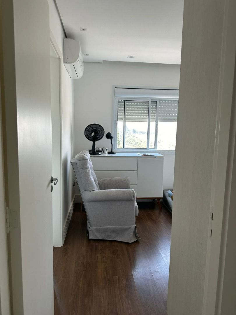 Apartamento no Centro Empresarial Tamboré, em Santana de Parnaíba, com 158 m², 3 suítes, varanda gourmet, 3 vagas e lazer completo.