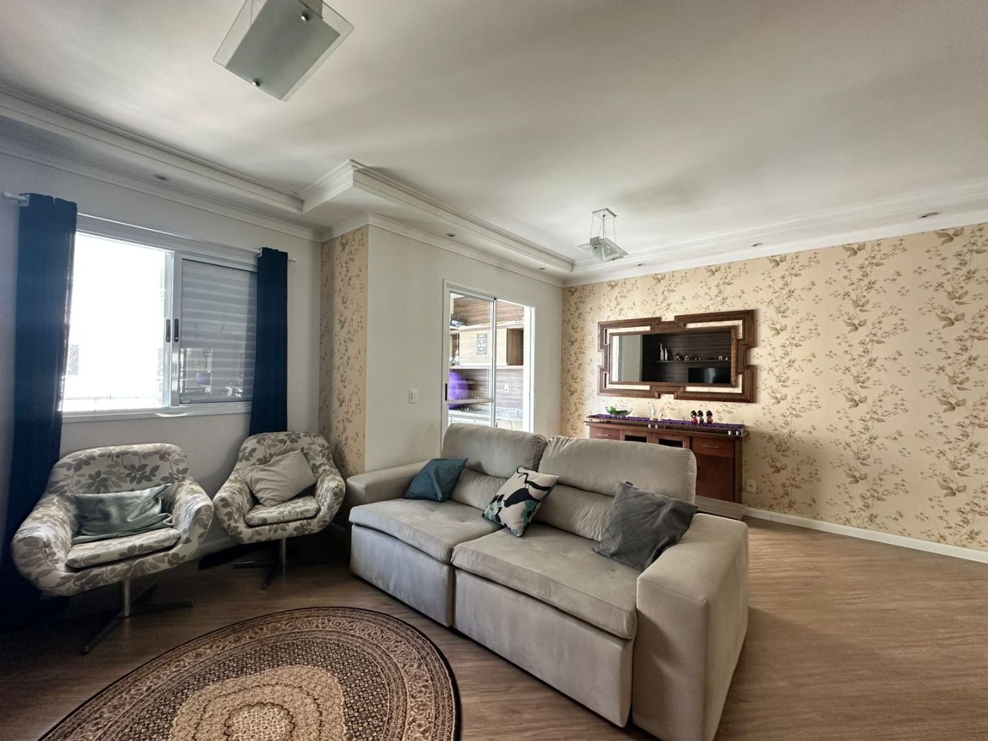 Apartamento no Condomínio Alphaview, em Barueri, com 83 m², suíte, sala ampliada, churrasqueira elétrica e 2 vagas.