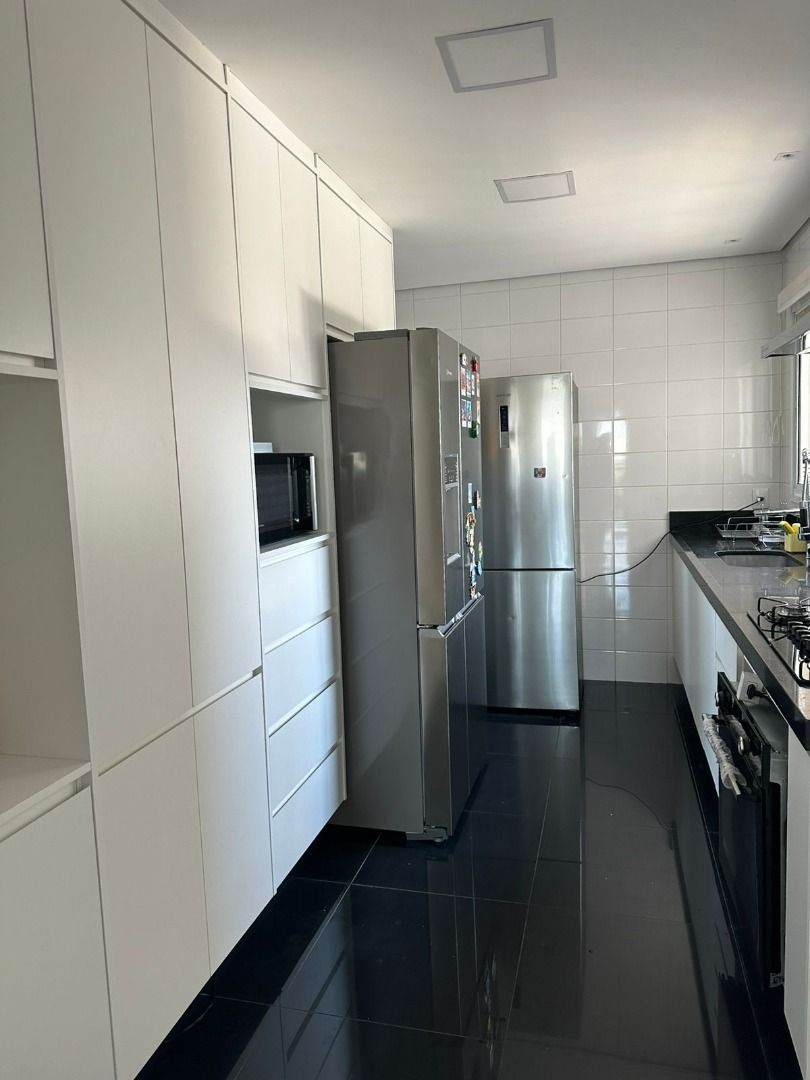 Apartamento no Centro Empresarial Tamboré, em Santana de Parnaíba, com 158 m², 3 suítes, varanda gourmet, 3 vagas e lazer completo.