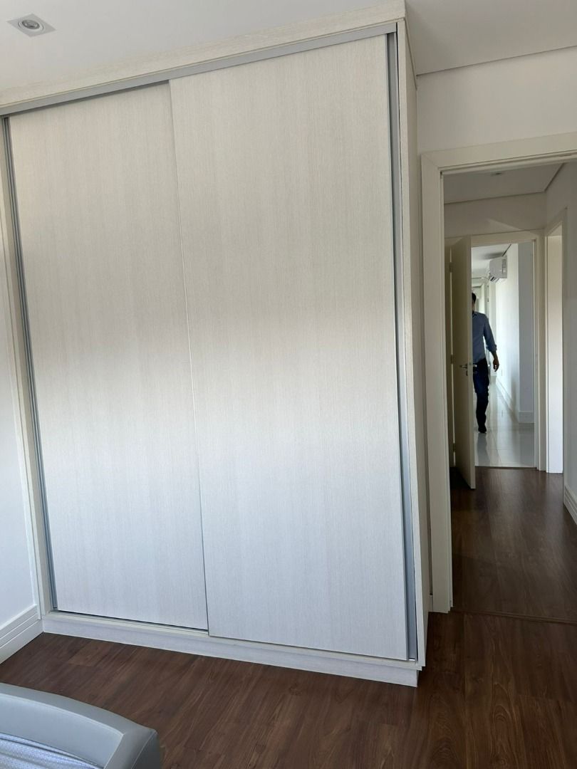 Apartamento no Centro Empresarial Tamboré, em Santana de Parnaíba, com 158 m², 3 suítes, varanda gourmet, 3 vagas e lazer completo.