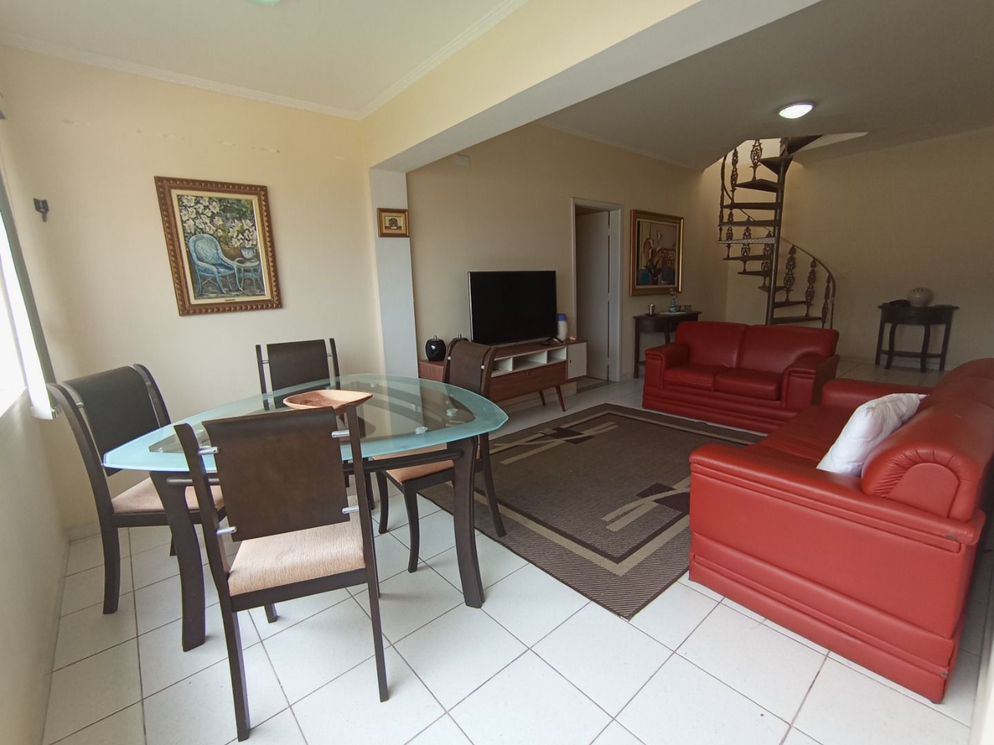 Cobertura duplex no Balneário Stella Maris, em Peruíbe, com 264 m², 3 dormitórios, suíte, jacuzzi, churrasqueira e área de lazer privativa.